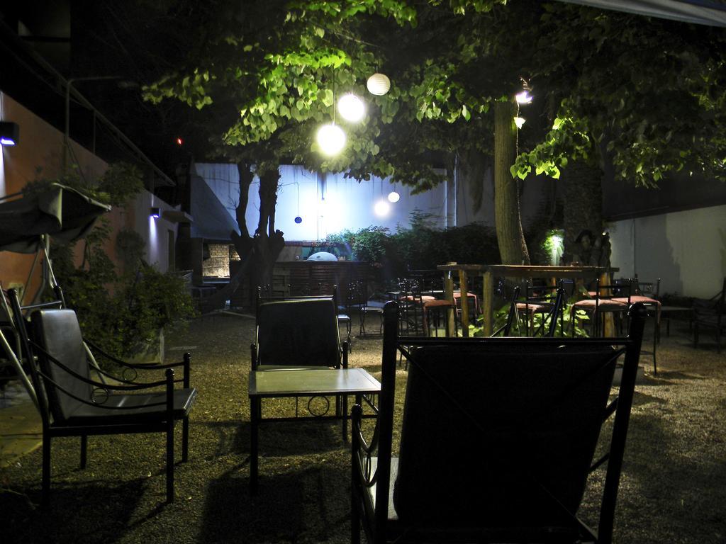 Punto Urbano Hostel Mendoza Exterior photo
